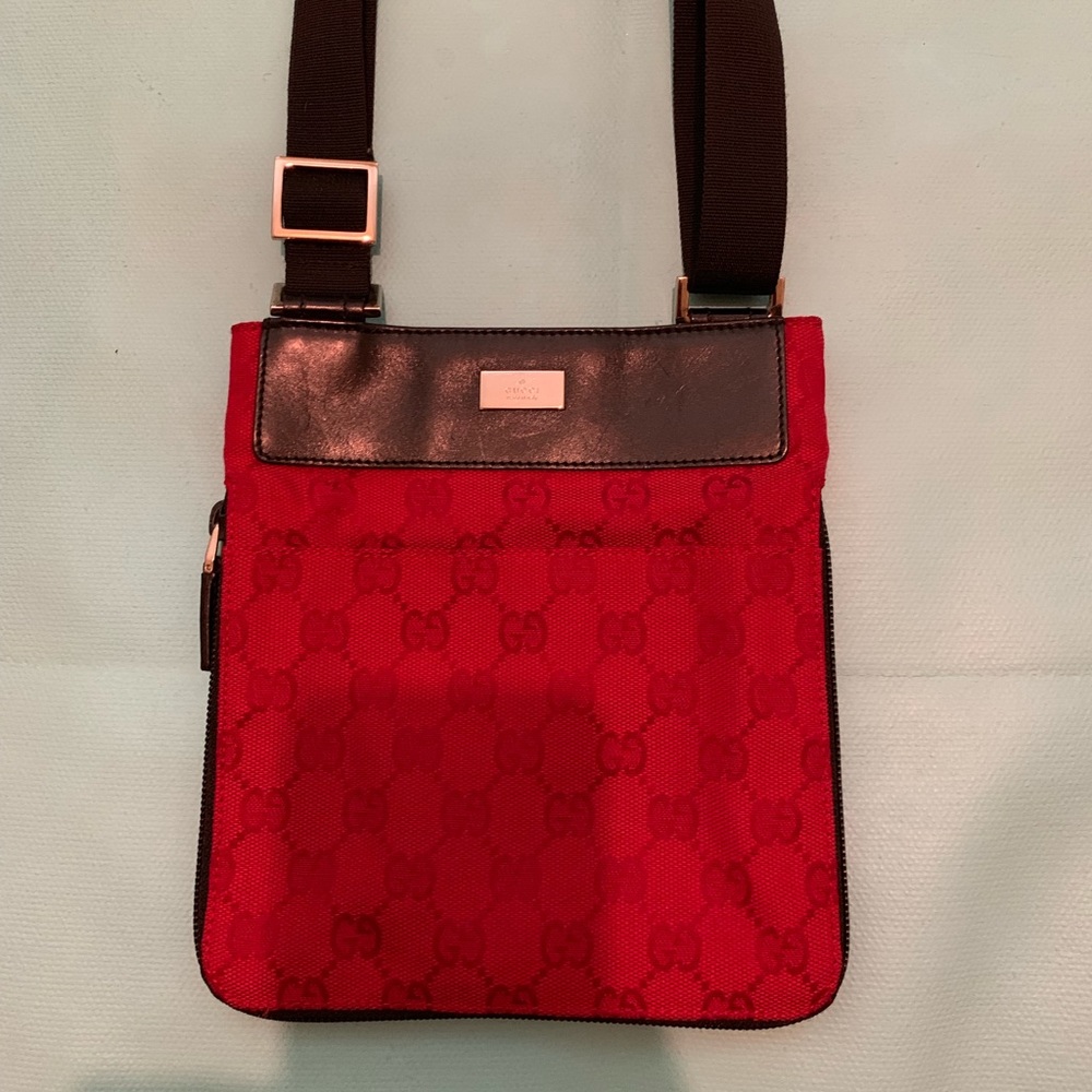SOLD***Vintage*** Gucci small expandable messenger